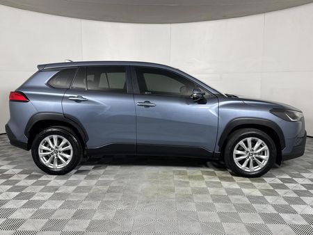 2022-Toyota-Corolla-Cross-18-XI_16
