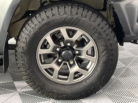 2022-Suzuki-Jimny-15-GLX-Auto_3