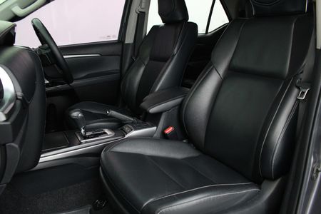 2023-Toyota-Fortuner-28-GD-6-4x4-VX-Auto_8
