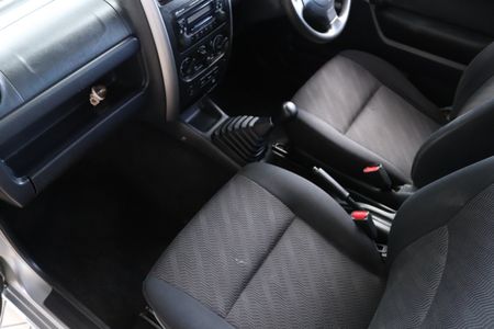 2016-Suzuki-Jimny-13_6