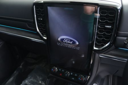 2026-Ford-Everest-30D-V6-Platinum-AWD-Auto_9
