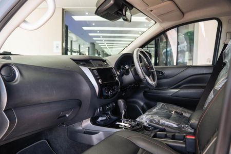 2021-Nissan-Navara-25-DDTi-PRO-4X-4X4-Auto-Double-Cab_24