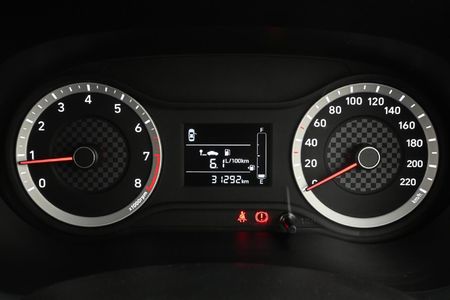 2023-Hyundai-Grand-i10-10-Motion_19