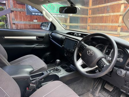 2024-Toyota-Hilux-24-GD-6-Raised-Body-Raider-Auto-Extended-Cab_5
