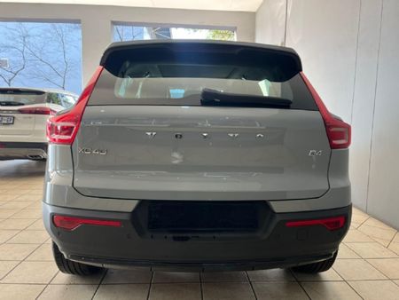 2025-Volvo-XC40-B4-Plus-Dark-Geartronic-Mild-Hybrid_5