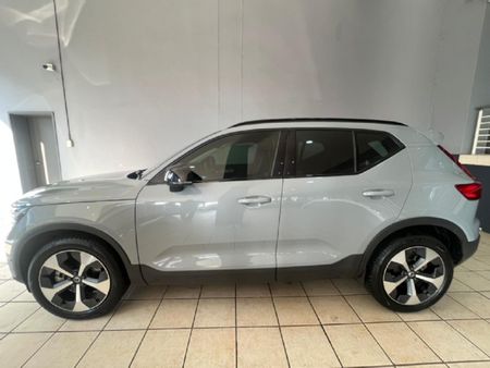 2025-Volvo-XC40-B4-Plus-Dark-Geartronic-Mild-Hybrid_7