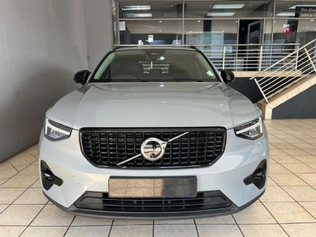 2025-Volvo-XC40-B4-Plus-Dark-Geartronic-Mild-Hybrid_8