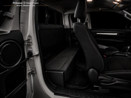 2024-Toyota-Hilux-24-GD-6-Raised-Body-Raider-Extended-Cab_15