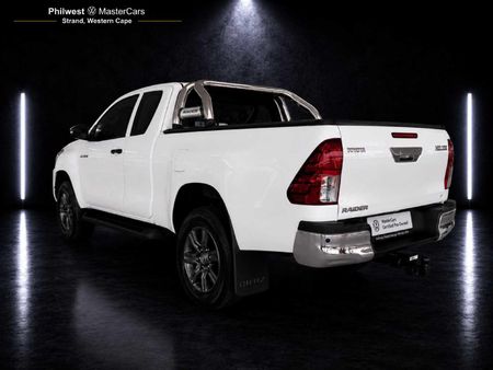 2024-Toyota-Hilux-24-GD-6-Raised-Body-Raider-Extended-Cab_2