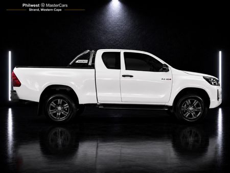 2024-Toyota-Hilux-24-GD-6-Raised-Body-Raider-Extended-Cab_5