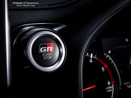 2023-Toyota-Land-Cruiser-300-V6-33-D-GR-S_11