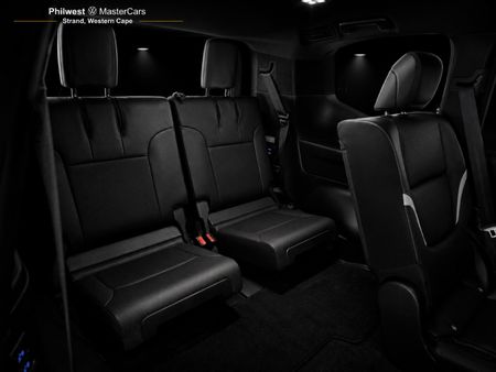 2023-Toyota-Land-Cruiser-300-V6-33-D-GR-S_13