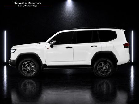 2023-Toyota-Land-Cruiser-300-V6-33-D-GR-S_1