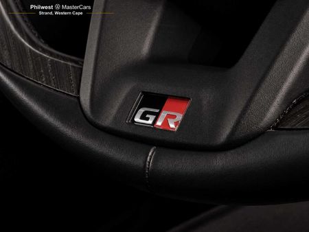 2023-Toyota-Land-Cruiser-300-V6-33-D-GR-S_31