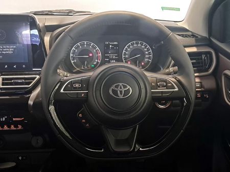 2026-Toyota-Starlet-Cross-15XR_7