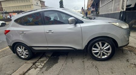 2010-Hyundai-ix35-24-GLS-Elite-AWD-Auto_0