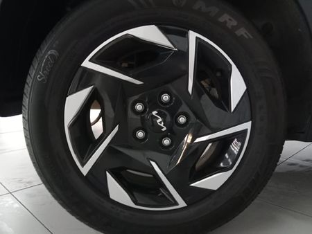 2024-Kia-Sonet-15-LX_8