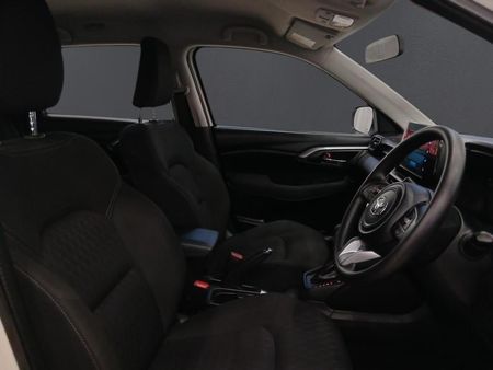 2025-Toyota-Urban-Cruiser-15-XR-Auto_9