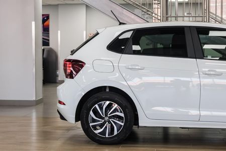 2024-Volkswagen-Polo-10-TSI_7