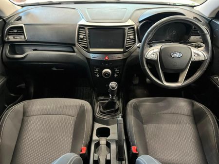 2022-Mahindra-XUV-300-15D-W6_9