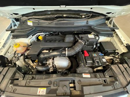 2022-Mahindra-XUV-300-15D-W6_12