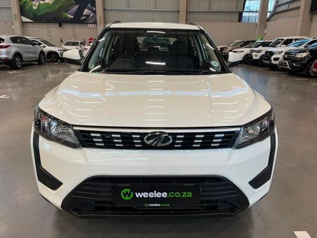 2022-Mahindra-XUV-300-15D-W6_7
