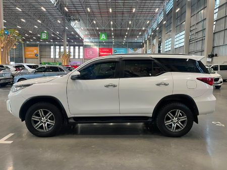 2020-Toyota-Fortuner-24-GD-6-Raised-Body-Auto_5