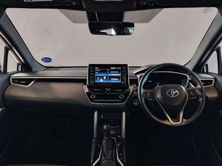 2023-Toyota-Corolla-Cross-18-XR-Hybrid_11