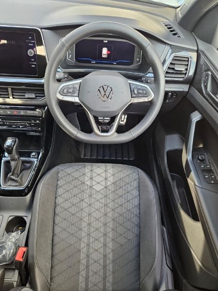 2026-Volkswagen-T-Cross-10-TSI-R-Line-Auto_14
