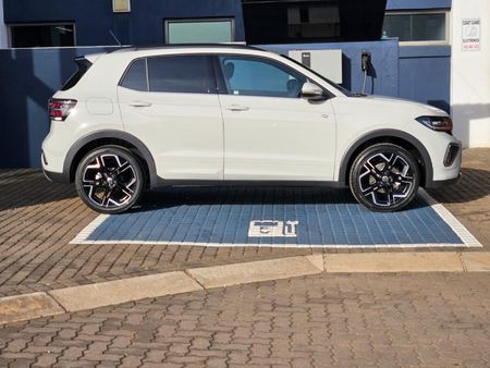 2026-Volkswagen-T-Cross-10-TSI-R-Line-Auto_3