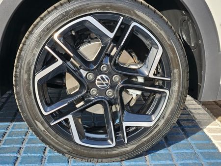 2026-Volkswagen-T-Cross-10-TSI-R-Line-Auto_8
