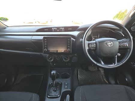 2021-Toyota-Hilux-28-GD-6-Raised-Body-Legend-Auto-Extended-Cab_5