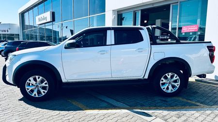 2024-Isuzu-D-Max-19-DDI-HR-LS-Auto-Double-Cab_3