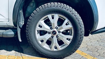 2024-Isuzu-D-Max-19-DDI-HR-LS-Auto-Double-Cab_7