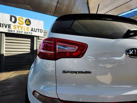 2012-Kia-Sportage-20-Auto_10