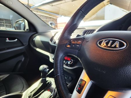 2012-Kia-Sportage-20-Auto_12