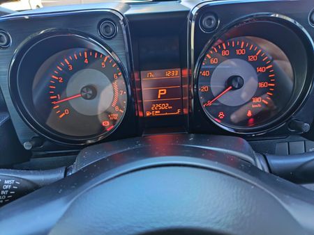 2022-Suzuki-Jimny-15-GLX-Auto_10