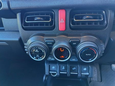 2022-Suzuki-Jimny-15-GLX-Auto_11