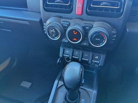 2022-Suzuki-Jimny-15-GLX-Auto_16