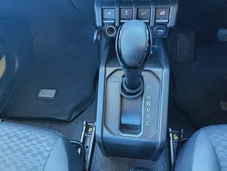 2022-Suzuki-Jimny-15-GLX-Auto_18