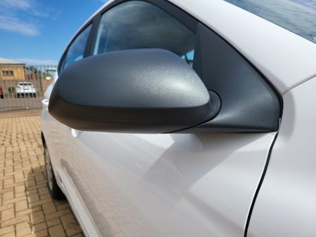 2026-Hyundai-Grand-i10-10-Motion_9