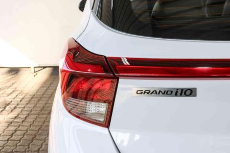 2026-Hyundai-Grand-i10-10-Motion_11