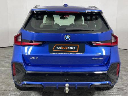 2022-BMW-X1-sDrive18i-M-Sport_18
