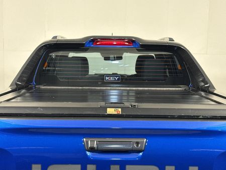 2022-Isuzu-D-Max-30-DDI-V-Cross-HR-Auto-Double-Cab_14