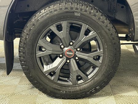 2022-Isuzu-D-Max-30-DDI-V-Cross-HR-Auto-Double-Cab_6