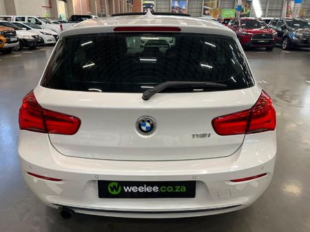 2017-BMW-1-Series-118i-5-dr-Sport-Line-Auto_5