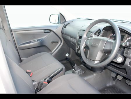 2026-Isuzu-D-Max-250C-Single-Cab_9