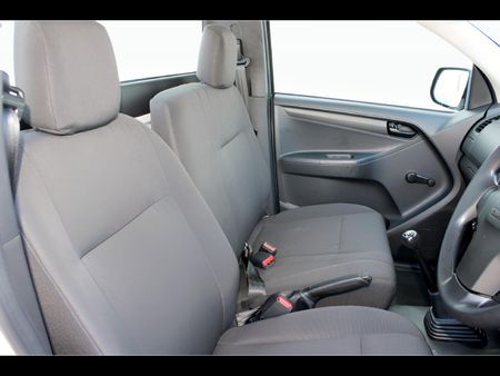2026-Isuzu-D-Max-250C-Single-Cab_10