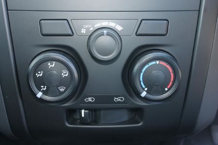 2026-Isuzu-D-Max-250C-Single-Cab_13