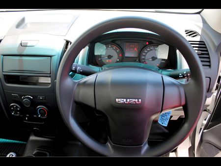2026-Isuzu-D-Max-250-HO-Fleetside-Safety-Single-Cab_9